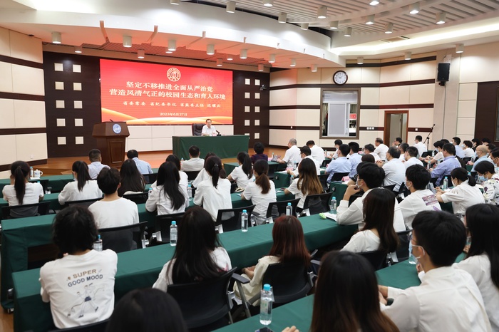 迟耀云到闽江学院讲授思政课.jpg